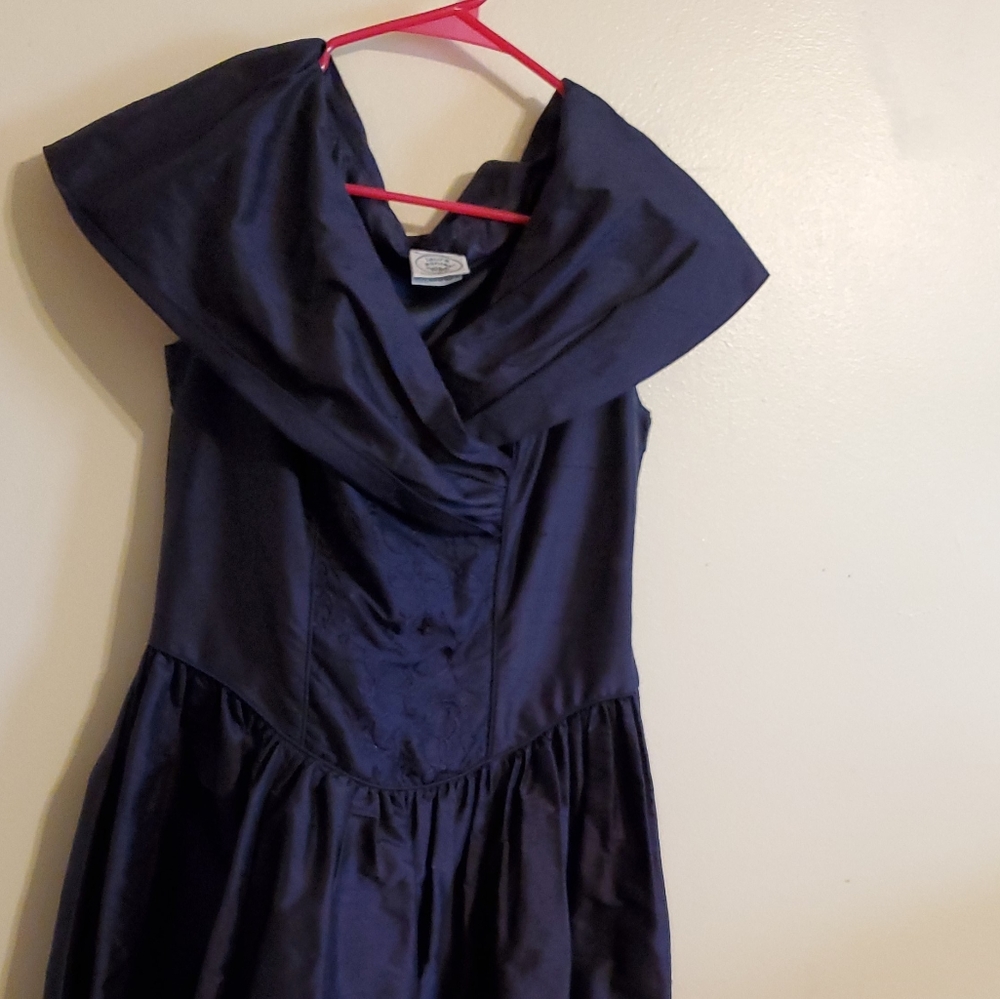 Vintage Laura Ashley | 100% Silk Gown